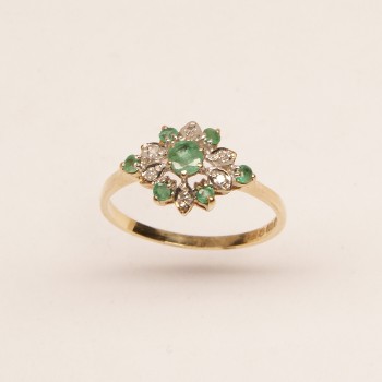 9ct Gold Emerald/Diamond Ring